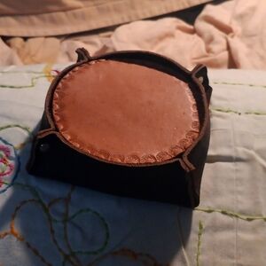 Leather valet with five coasters